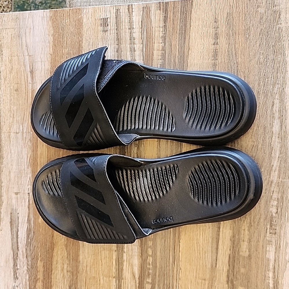 Mens Adidas Size 9 Bounce slides